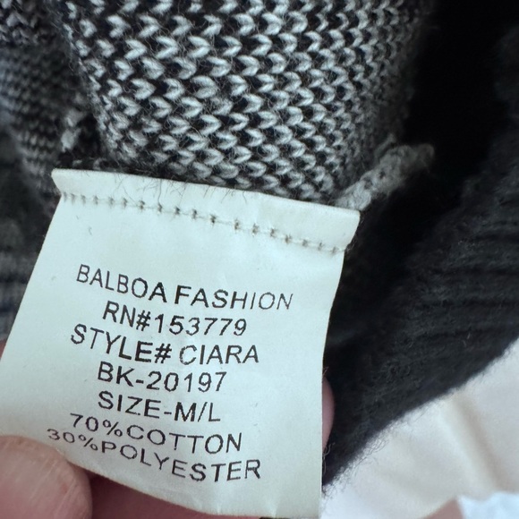 Chic Black and White Plaid Women's Cardigan - Picture 5 of 6